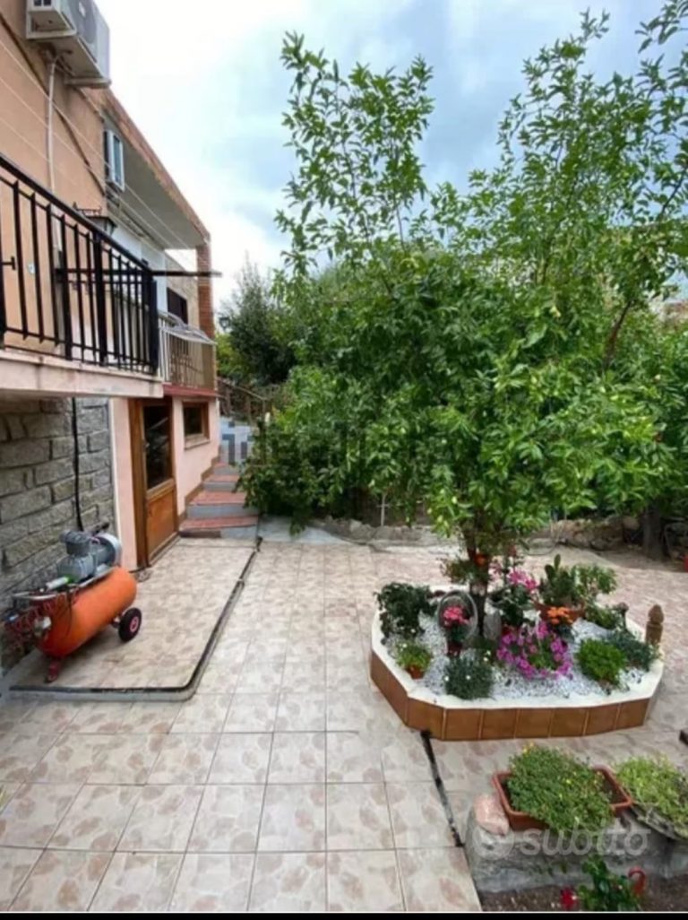 SANT’ANTONIO DI GALLURA **Casa/Villetta Indipendente in Vendita a pochi passi dal Lago del Liscia e a pochi km dalla Costa Smeralda**