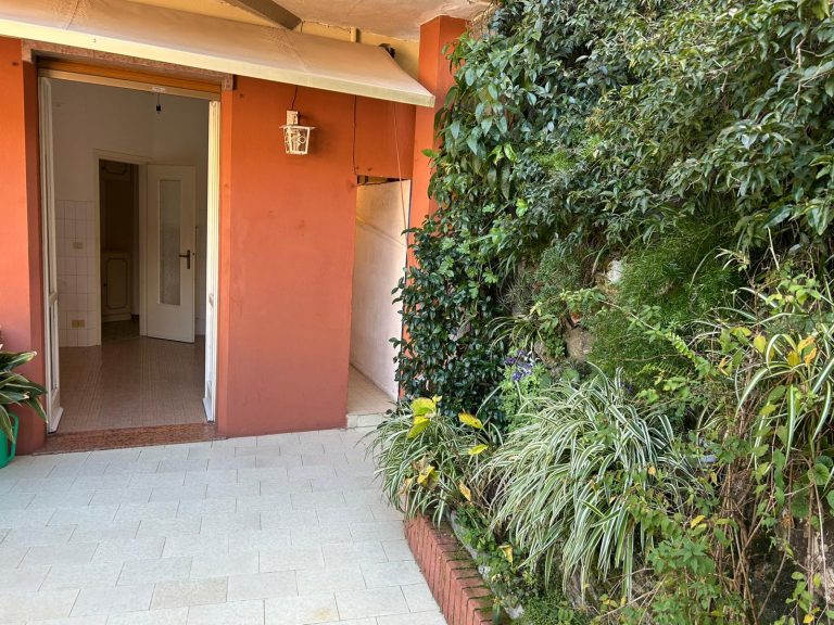 **Appartamento in Vendita a Rapallo – Un’Oasi di Comfort e Storia**