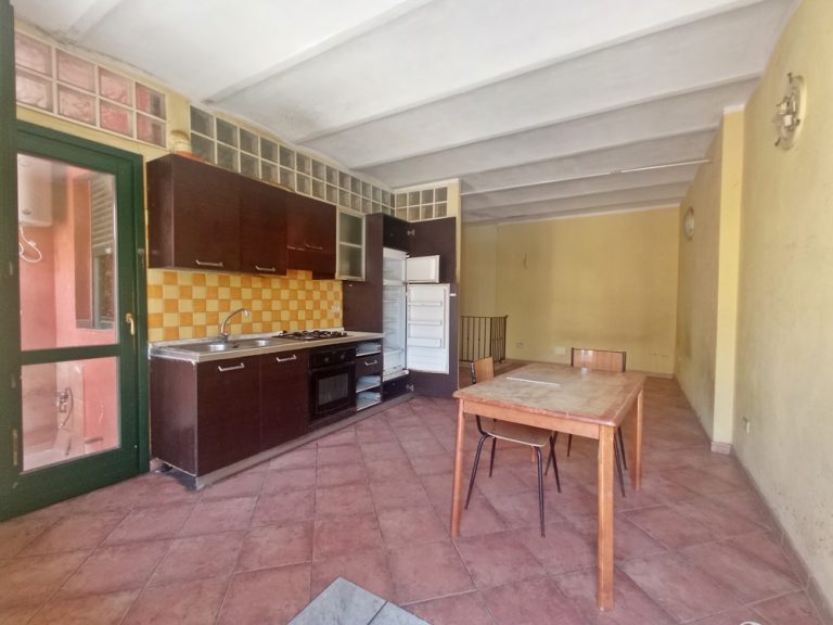 Sassari – Centro Storico | Bilocale su 2 Livelli con Terrazzino