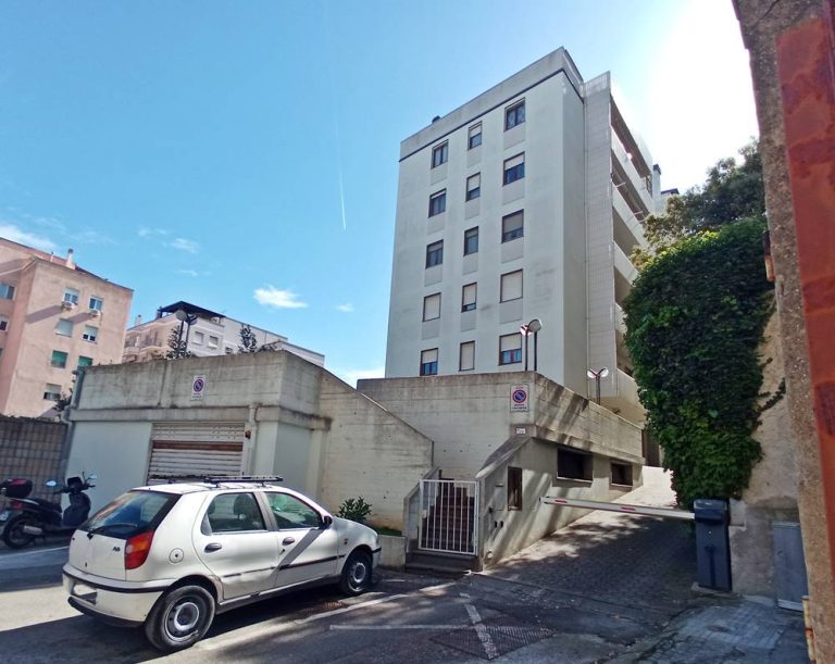 SASSARI – VIA LU FANGAZZU | LOCALE USO UFFICIO CON POSSIBILITÀ DI TRASFORMAZIONE IN RESIDENZIALE